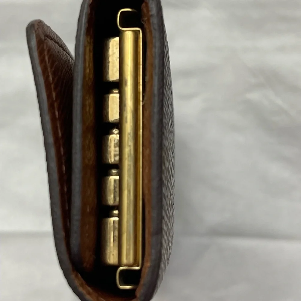 Louis Vuitton Monogram Multicles Key Case - Picture 9 of 15